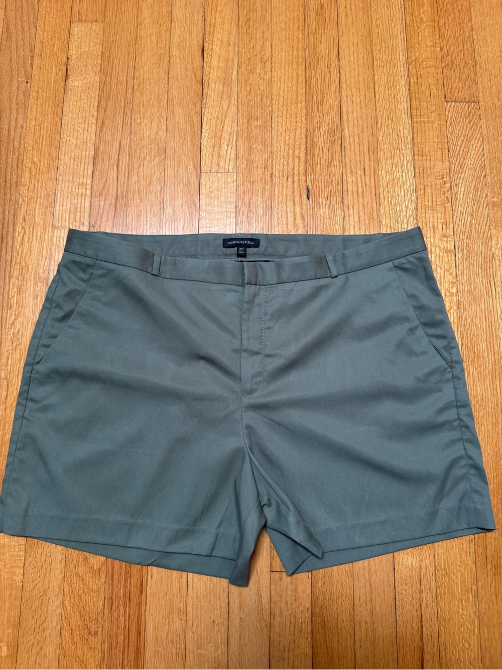 Banana Republic Tailored Trouser Shorts Olive Green Plus Size 20 Quiet Luxury